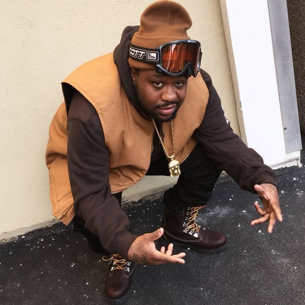 Meet your Posher, Brickz